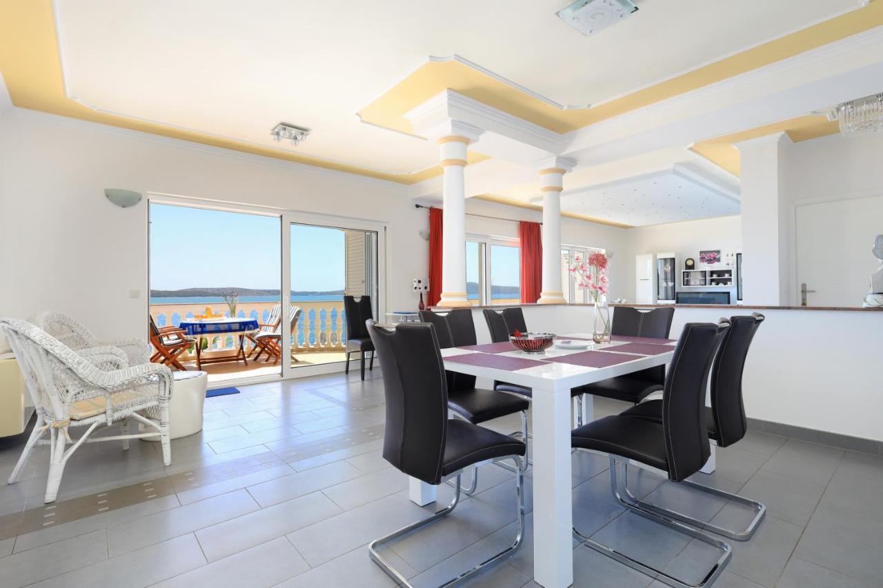 Family Friendly Seaside Apartments Brodarica, Sibenik - 15270 Esterno foto