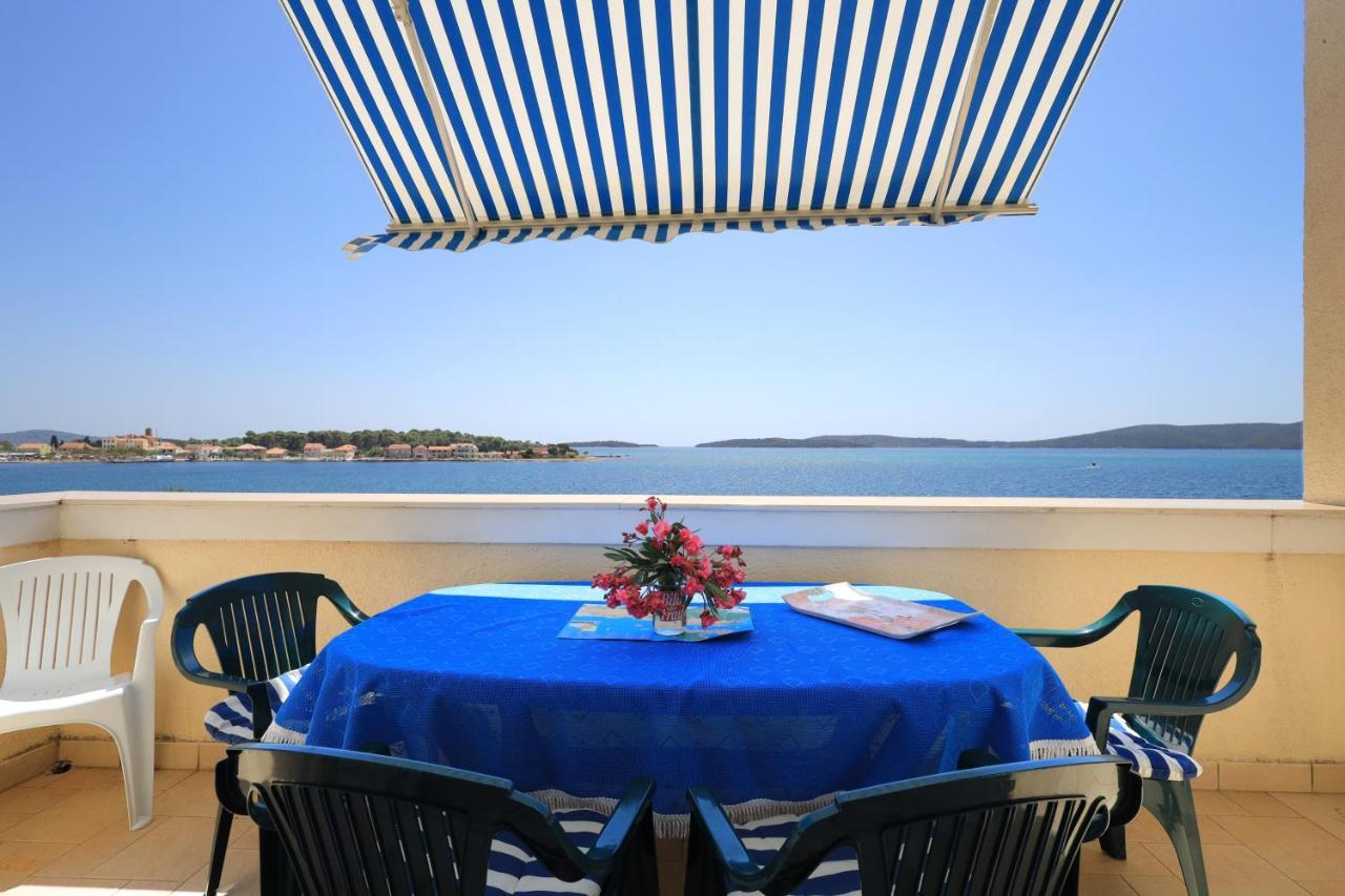 Family Friendly Seaside Apartments Brodarica, Sibenik - 15270 Esterno foto
