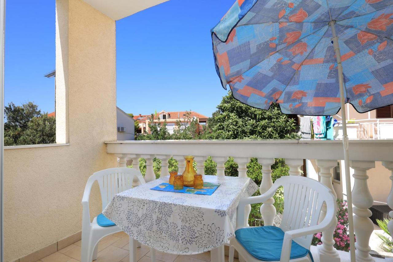 Family Friendly Seaside Apartments Brodarica, Sibenik - 15270 Esterno foto