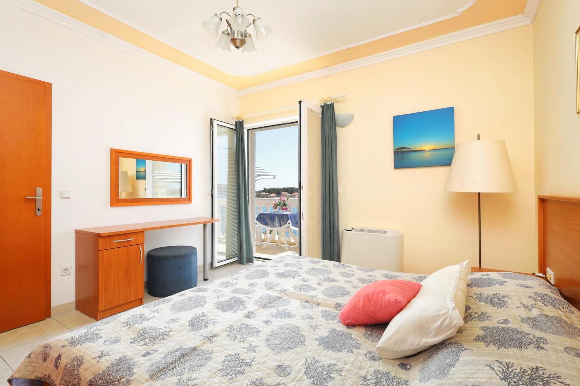 Family Friendly Seaside Apartments Brodarica, Sibenik - 15270 Camera foto